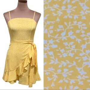 Francesca’s Collection Dress Yellow White Floral Wrap Mini Ruffle Size XS